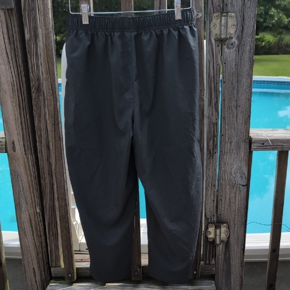 Reebok Black Pants with Pink and White Stripes - Picture 4 of 4